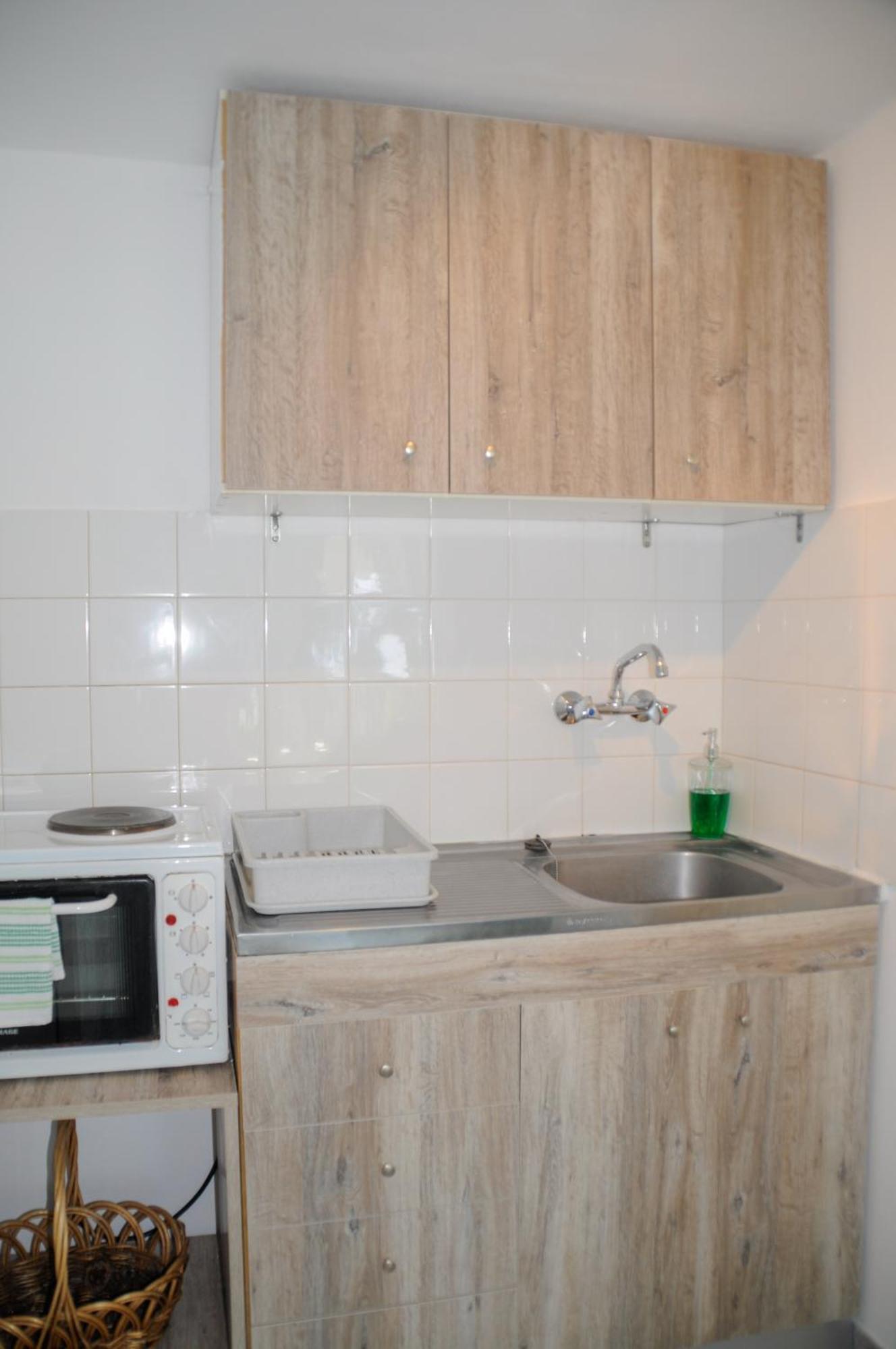 Heracles Guesthouse Ровіес Екстер'єр фото