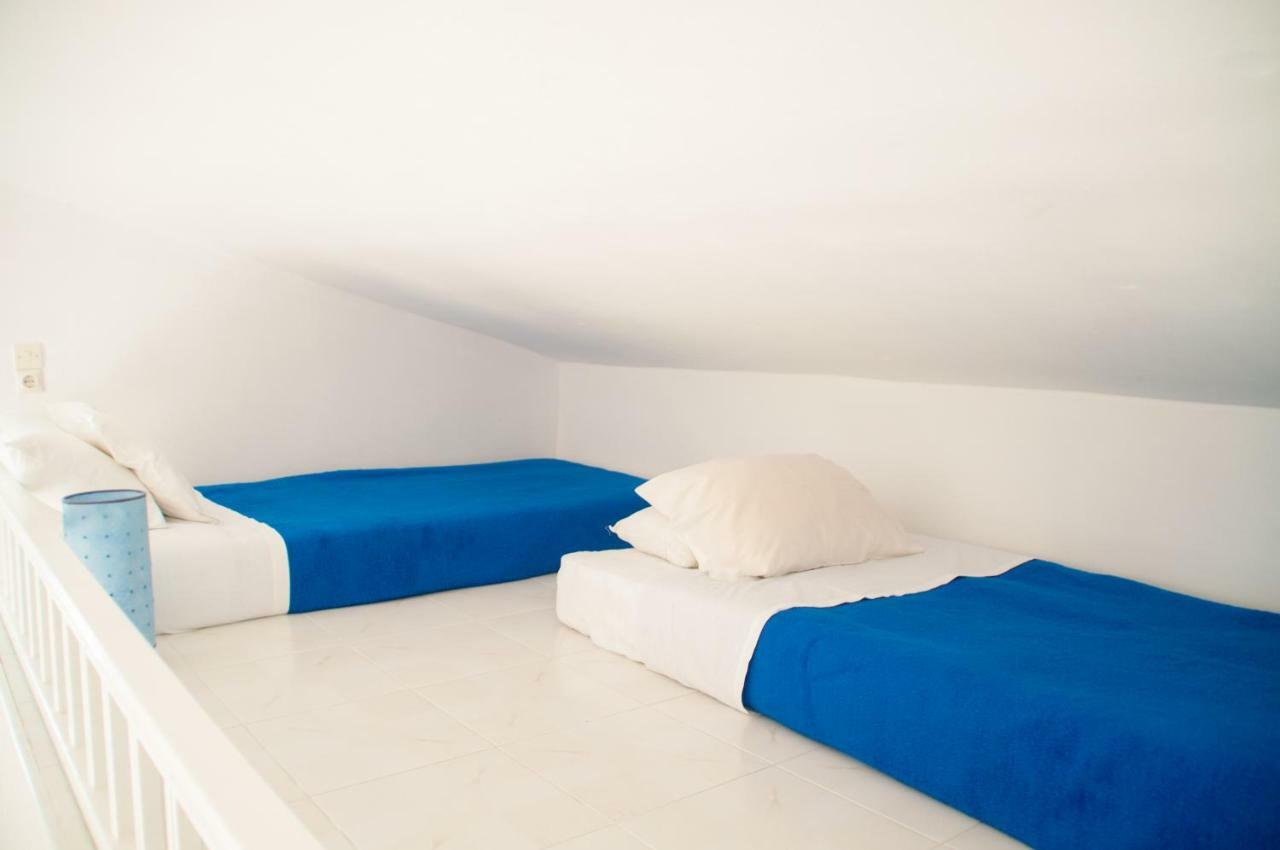 Heracles Guesthouse Ровіес Екстер'єр фото